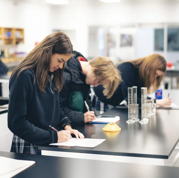 Brentwood College School