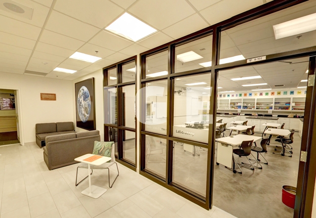 Ashbury College — 보딩스쿨 콘텐츠